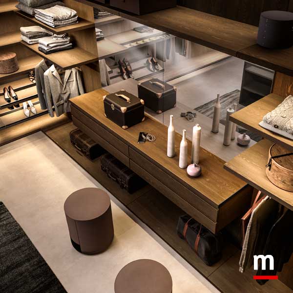 Cassettiere e specchio