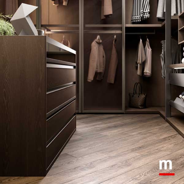 Cassetti con maniglie a gola Cassetti con maniglie a gola