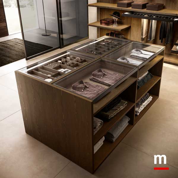 Vano posteriore con ripiani