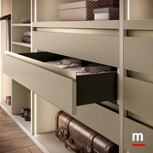 Maniglia gola su cassetti