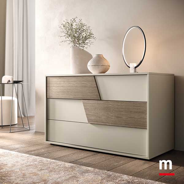 Comò Gemma con pannello rigatino applicato