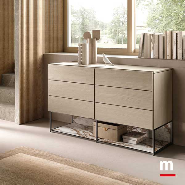 Comò su basamento metallo