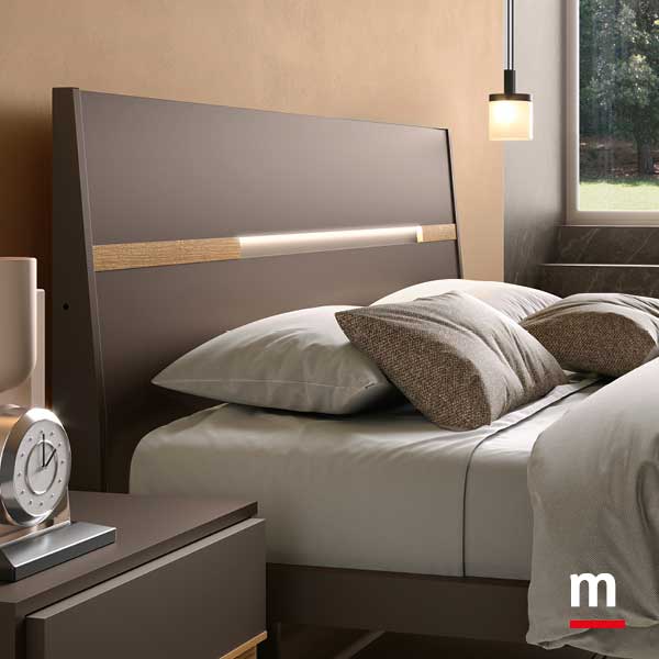 Testata Gleam con luce Led accesa